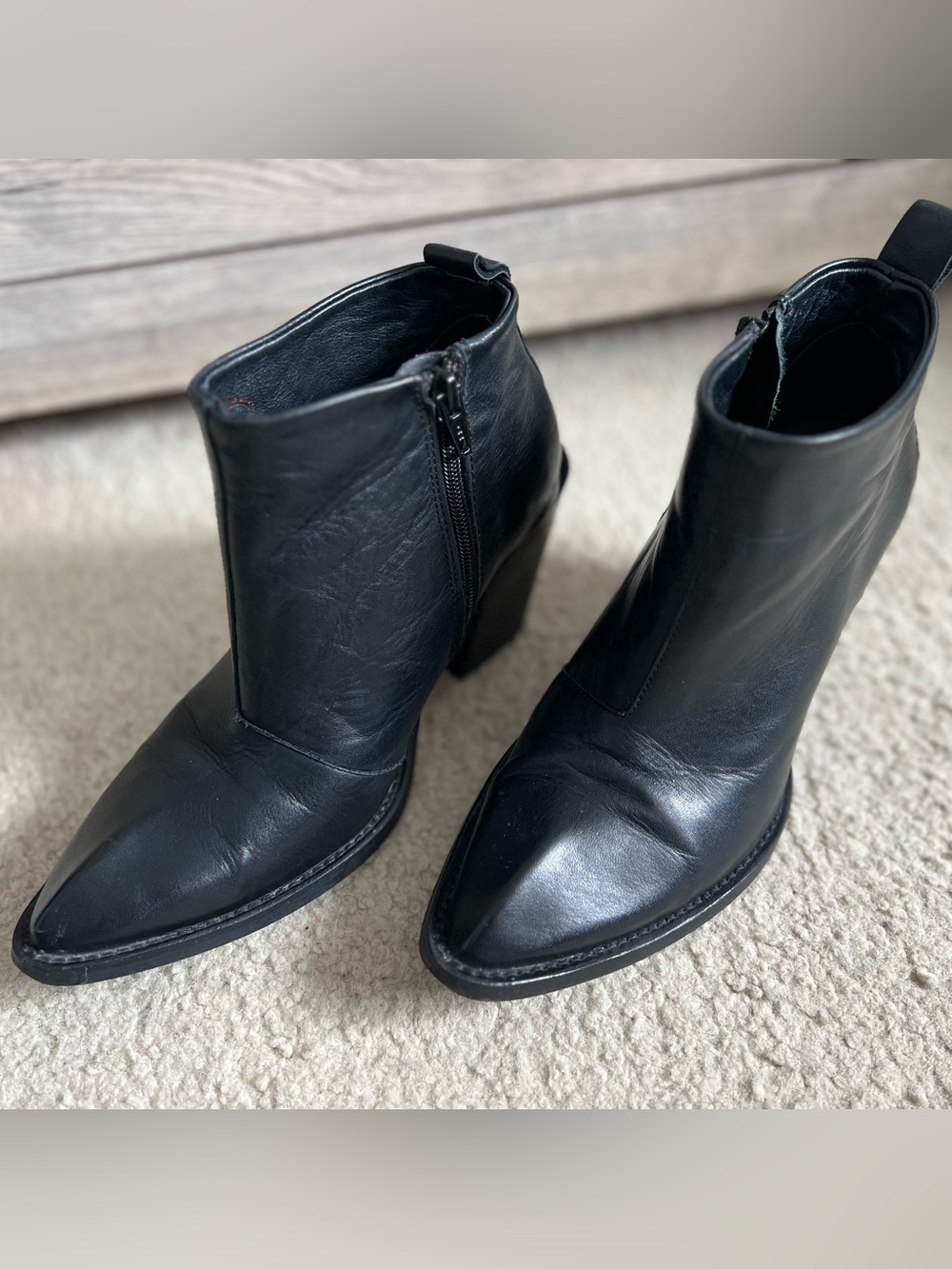 John Fluevog Entrance Room 406